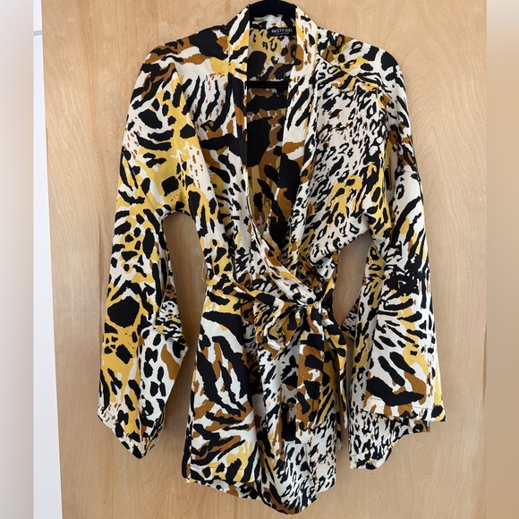 Nasty Gal Black, White, and Gold Animal Print Kimono Blouse - Picture 9 of 12